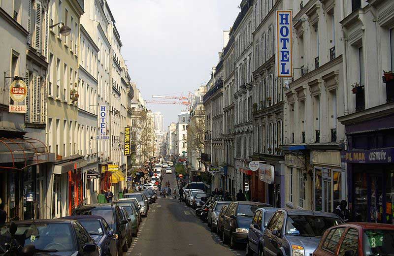 La rue Myrha à Paris au cœur d'un quartier en gentrification : la Goutte-d'Or