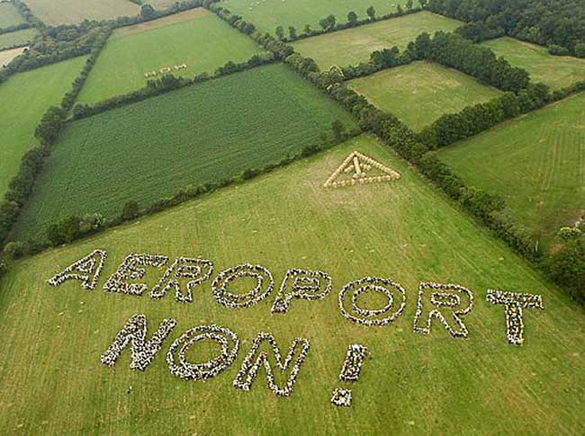 Fresque humaine contre le projet de Notre-Dame-des-Landes